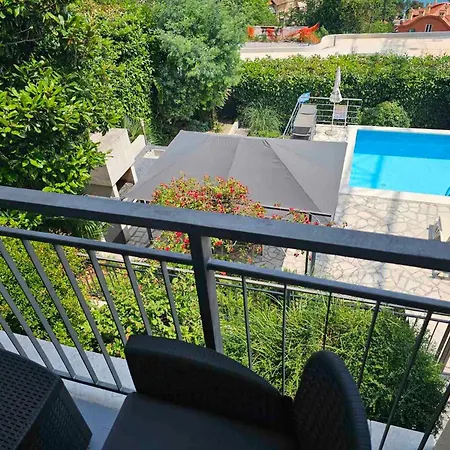 아파트 Near Port In Volosca *
